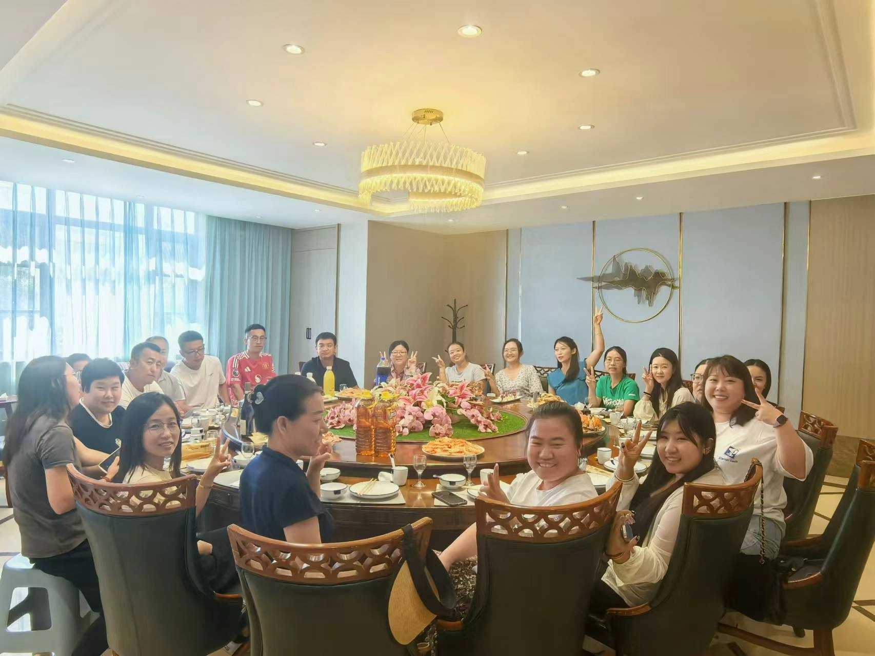 立秋公司聚餐：‌共庆丰收，‌同享温馨