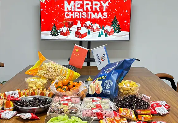  A Festive Afternoon of Connection: RUNYING Successfully Holds 2025 Christmas Te